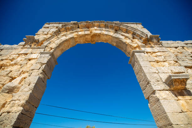 the temple of zeus of diokaesareia ( uzuncaburc ) ancient city in mersin, turkey - uzuncaburc temple roman mediterranean culture imagens e fotografias de stock