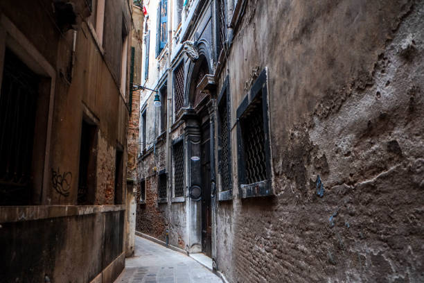 istock Through the streets of Venice 1350994367