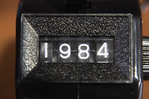odometer of used car showing mileage of 273299 km