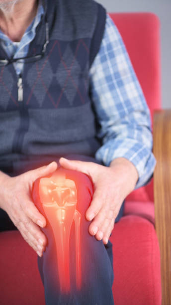 istock Knee Pain in the Elderly 1351014308