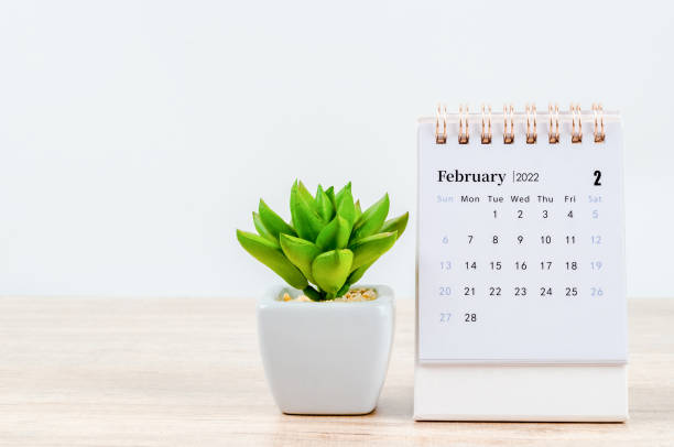 istock The february 2022 desk calendar 1351061098