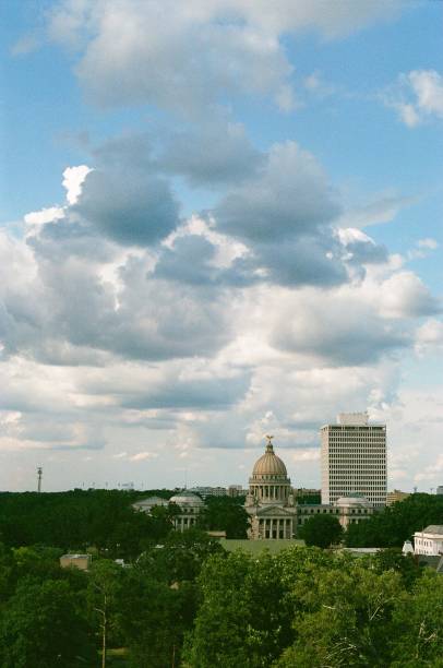 капитолий миссисипи - mississippi jackson mississippi state capitol building capital cities стоковые фото и изображения