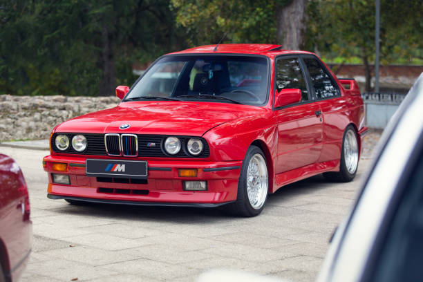 bmw m3 e30 レッド - m3 ストックフォトと画像