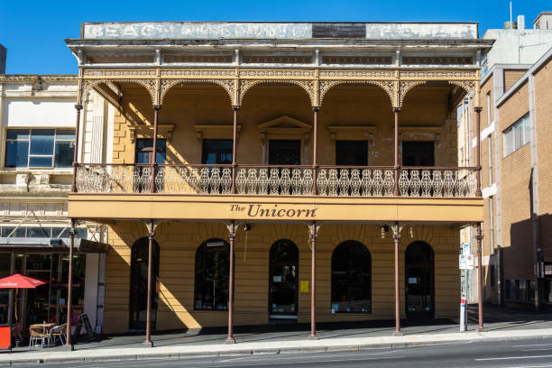 bâtiment victorien sur sturt street à ballarat, vic - victoria quarter photos et images de collection