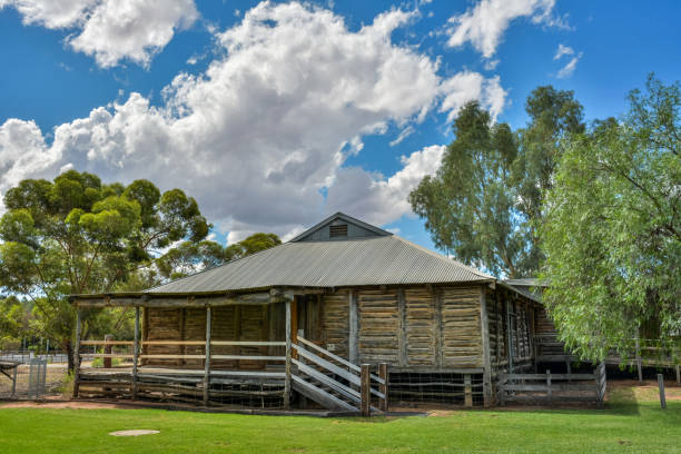 altes gehöft der mildura station in mildura, vic - mildura stock-fotos und bilder