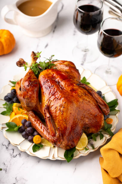 whole roasted turkey for a celebration dinner - 3679 imagens e fotografias de stock