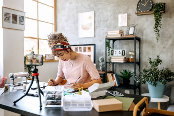 istock Let me show you how its done 1351260352