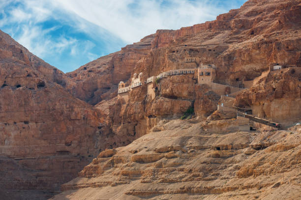 il monastero della tentazione a gerico, palestina - tentazione foto e immagini stock