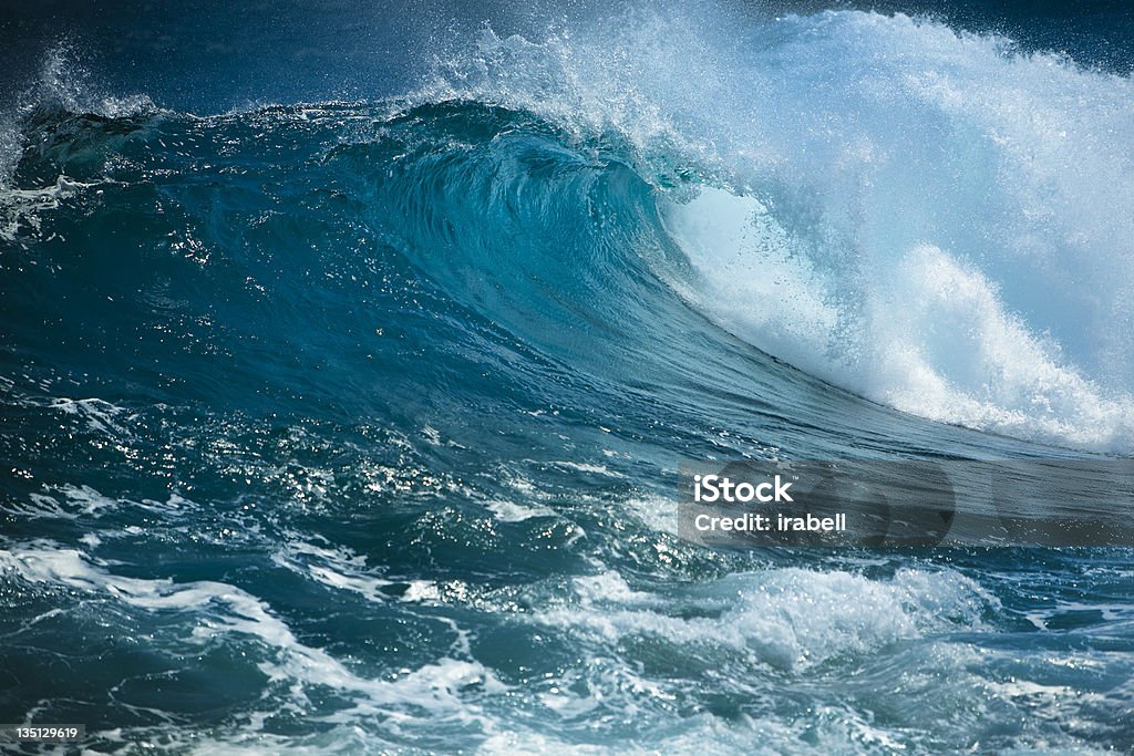 波しぶきを上げる海 - 波のロイヤリティフリーストックフォト