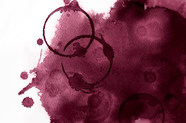 ワイングラスの円のスポットを持つ赤ワイン色の背景。 - ワイン ストックフォトと画像