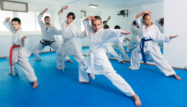 istock Beardy coach is training teenagers 1351318382
