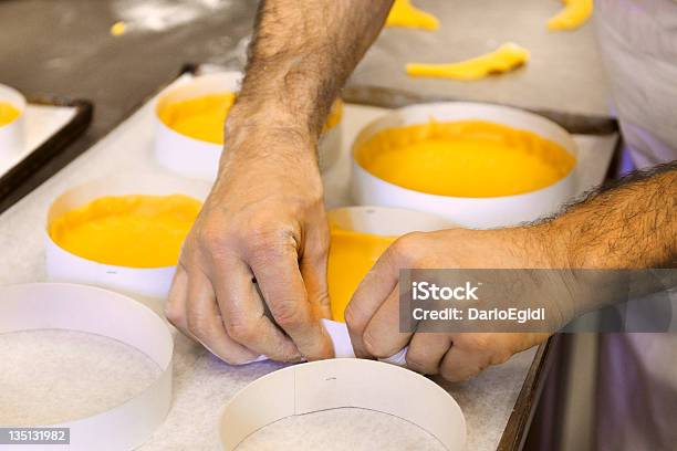 Preparazione Di Torte - Fotografie stock e altre immagini di Cibo - Cibo, Composizione orizzontale, Crosta di crostata