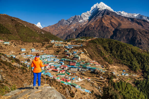 上からナムチェバザール、エベレスト国立公園、ヒマラヤ山、 - namche bazaar ストックフォトと画像