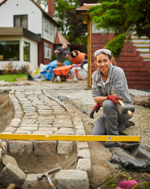 istock diy female landscaper 1351328055