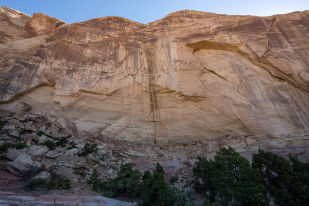 Tall Cliffs along the Golden Throne Trail
