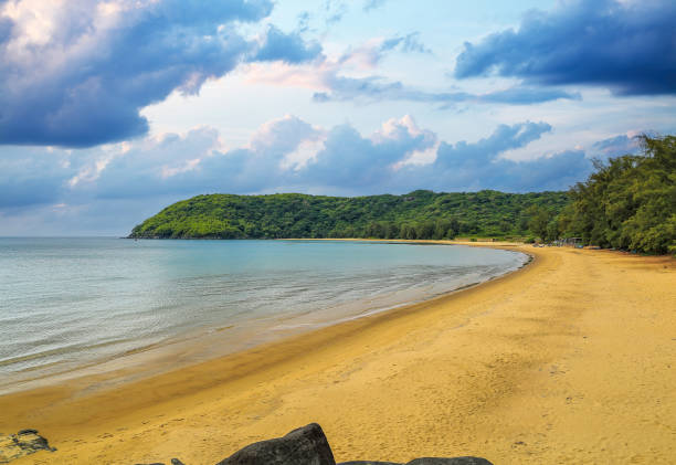 istock Wilde beach Con Dao island, Vietnam with blue water. 1351402791