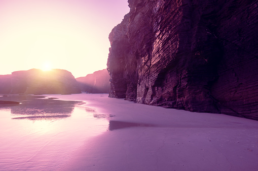 Paisaje marino por la mañana. Costa rocosa del mar al amanecer. Como la playa de Catedrais. Playa Playa de Las Catedrales en Ribadeo. Galicia, España photo
