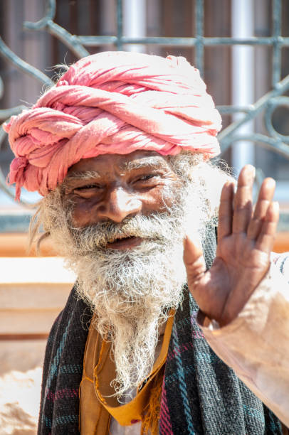 portrait du saint homme indien - india brahmin hinduism tourism photos et images de collection