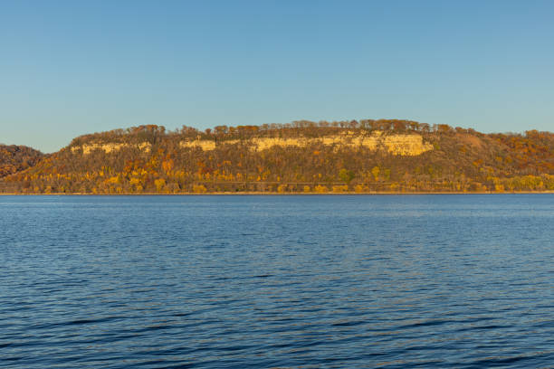 istock Mississippi River In Autumn 1351448975