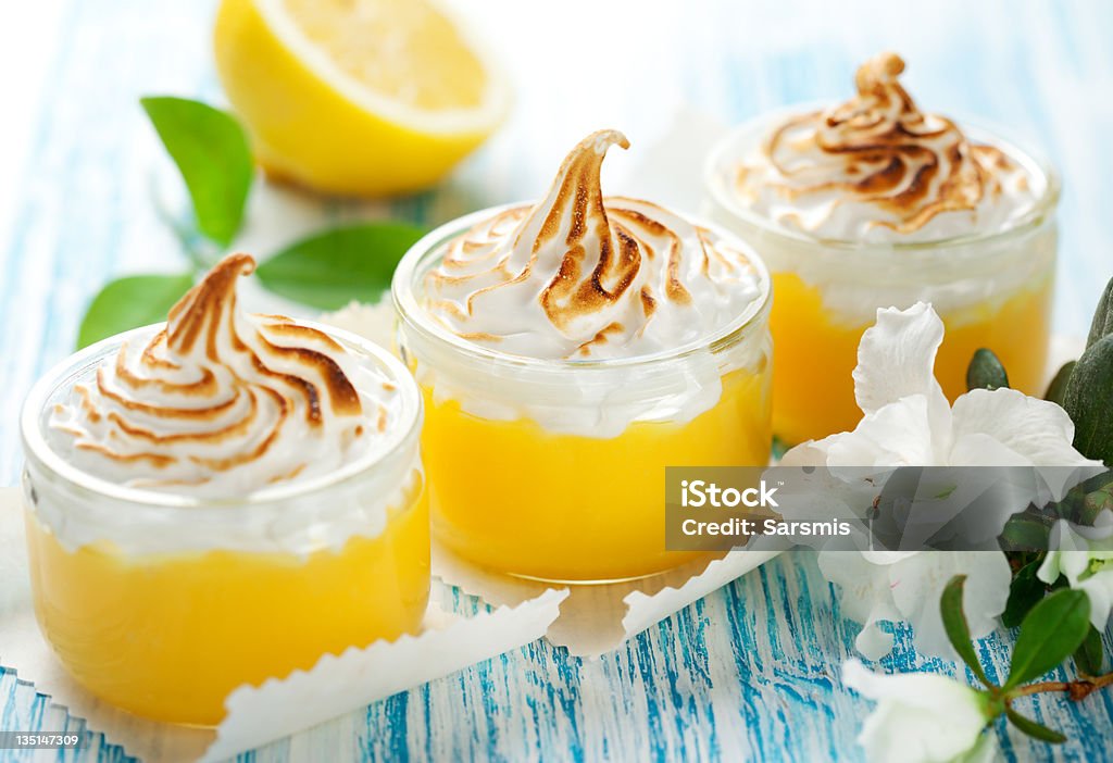 Zitronen-Baiser-Dessert - Lizenzfrei Zitronenquark Stock-Foto