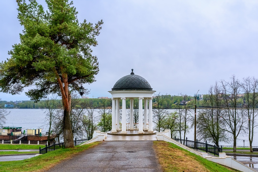 09.05.2021 Kostroma. Ostrovsky's pavilion in the early spring morning.