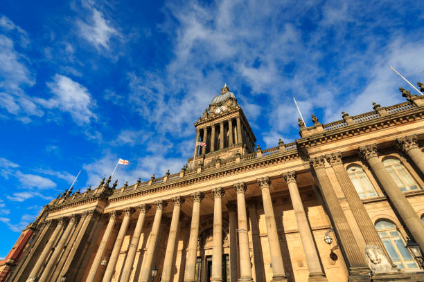 ayuntamiento de leeds - leeds england leeds town hall town uk fotografías e imágenes de stock