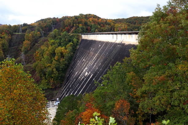 represa fontana, carolina do norte. - great smoky mountains national park mountain mountain range north carolina - fotografias e filmes do acervo