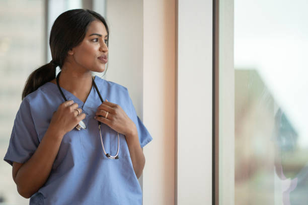 portrait of a medical professional - research medical student doctor clinic imagens e fotografias de stock