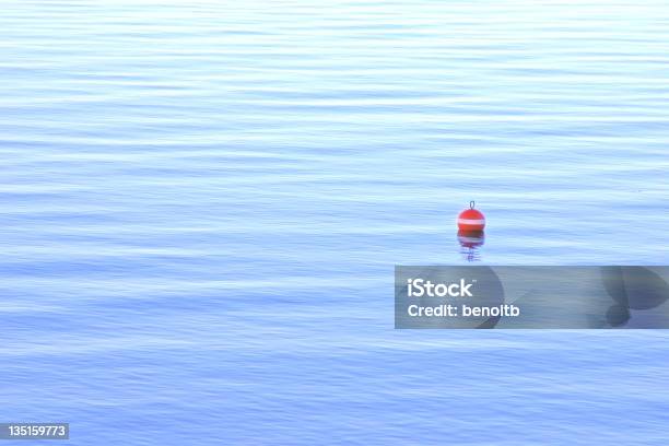 Foto de Bouye À Beira Do Lago e mais fotos de stock de Azul - Azul, Boia - Equipamento Marítimo de Segurança, Canal