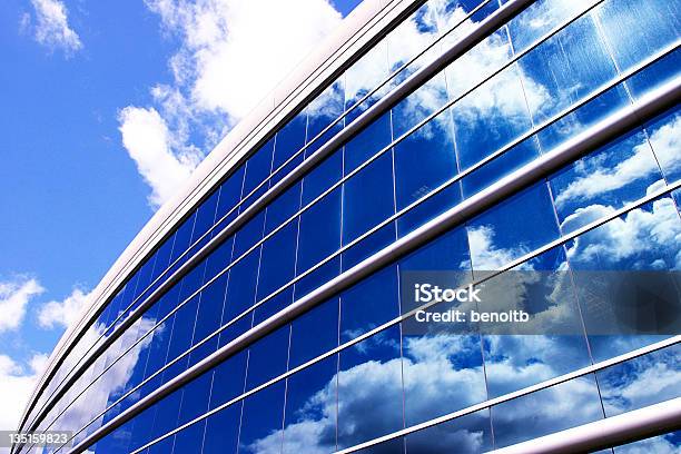 Perspectiva Del Edificio Azul Foto de stock y más banco de imágenes de Arquitectura - Arquitectura, Arquitectura exterior, Azul