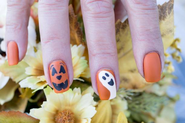 istock Halloween Ghost Nail Art Design 1351644757