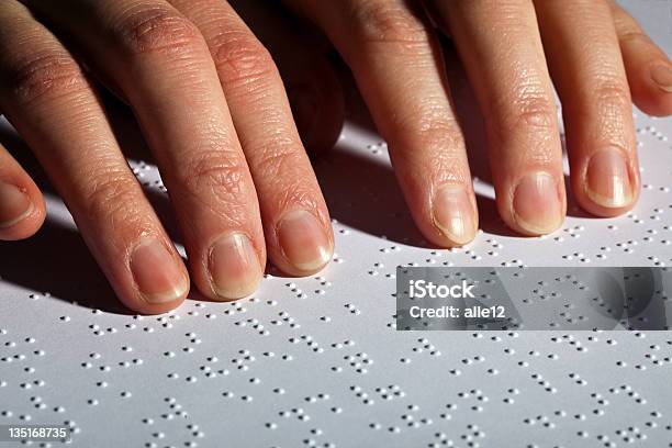 Ślepota - zdjęcia stockowe i więcej obrazów Alfabet Braille'a - Alfabet Braille'a, Czytać, Ślepota