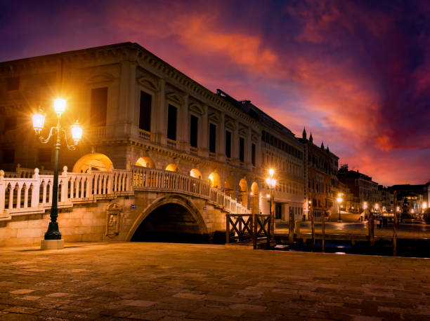 piazza san marco por la noche - doges palace palazzo ducale staircase steps fotografías e imágenes de stock
