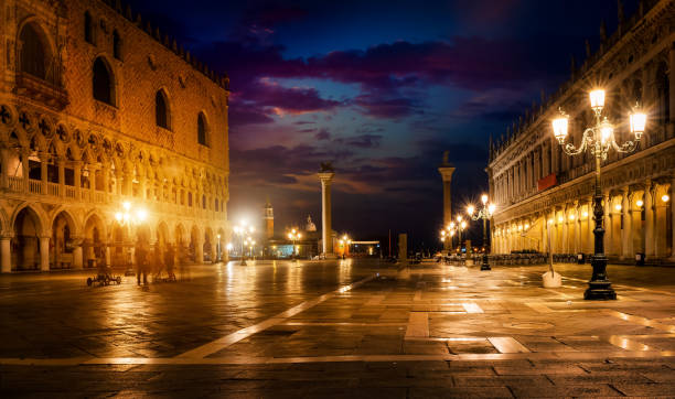 iluminación en venecia - doges palace palazzo ducale staircase steps fotografías e imágenes de stock