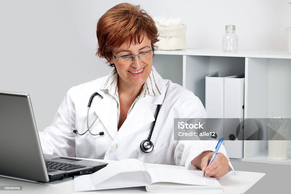 Feminino médico - Royalty-free 50-54 anos Foto de stock
