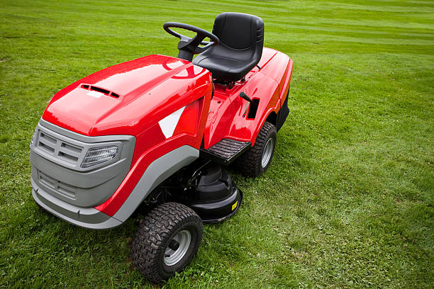 kosiarka do trawy - lawn mower red plant lawn zdjęcia i obrazy z banku zdjęć