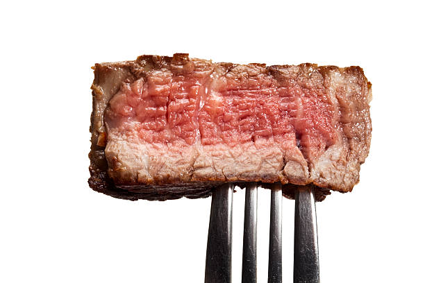 trozo de carne a la parrilla - steak meat fork beef fotografías e imágenes de stock