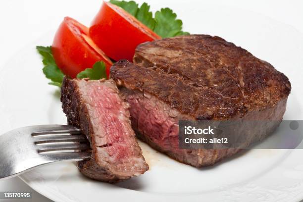 Soczysty Stek - zdjęcia stockowe i więcej obrazów Bez ludzi - Bez ludzi, Filet mignon, Fotografika