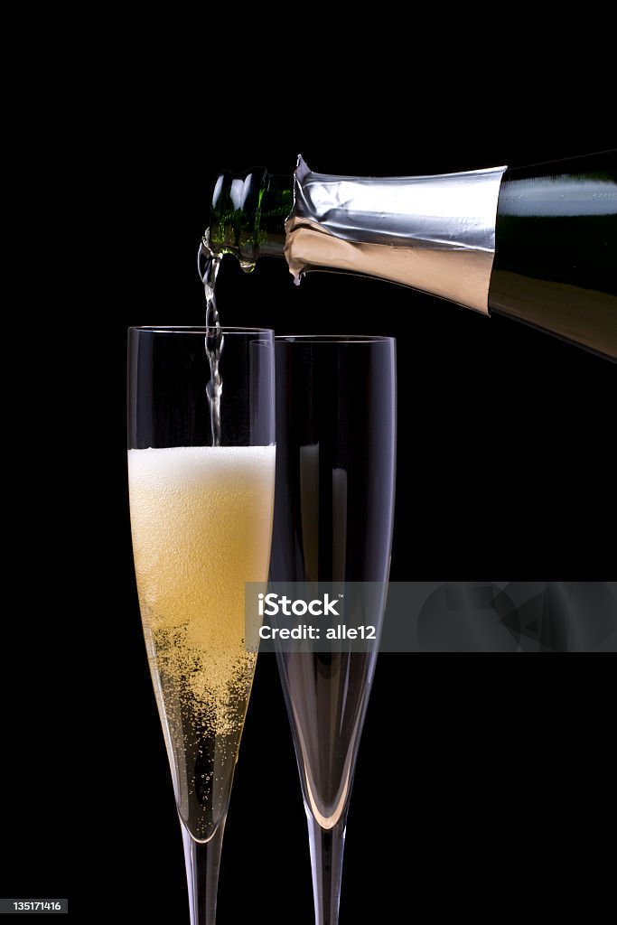 Разлив шампанского - Стоковые фото Область Шампань роялти-фри