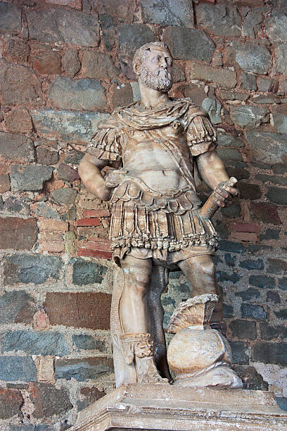 istock statue of Cosimo de Medici 135175426