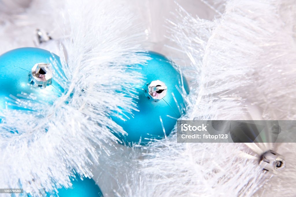 Decorazioni di Natale blu e argento - Foto stock royalty-free di Ambientazione tranquilla