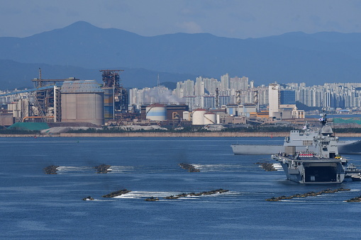 On October 1, 2021, the 73rd anniversary of the Armed Forces Day was celebrated with a large-scale amphibious operation at the coast of Dogu, Pohang, Gyeongsangbuk-do, South Korea.