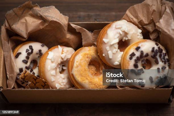 White Glazed Mini Donut In A Box Stock Photo - Download Image Now - Doughnut, Box - Container, Bakery
