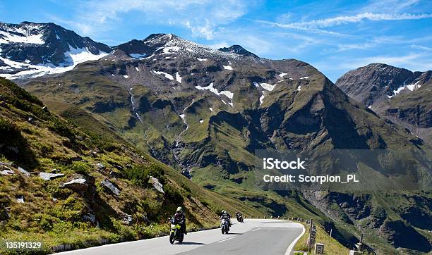 Motociclette Da Strada Di Montagna - Fotografie stock e altre immagini di Alpi - Alpi, Ambientazione esterna, Austria