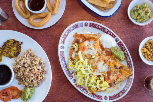 istock Latin American breakfast food 1352039718
