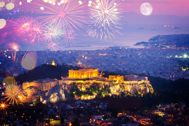 pejzaż miejski aten nocą, grecja - greece acropolis athens greece famous place zdjęcia i obrazy z banku zdjęć