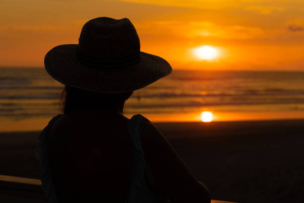 istock An excellent meditation with a sunset 1352085562