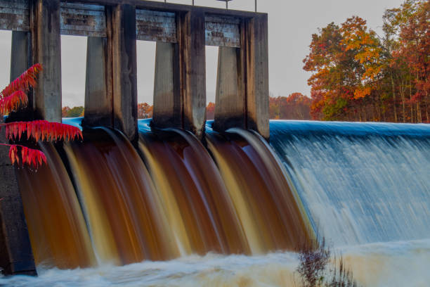 istock Dam in Pennsylvania in autumn 1352086001