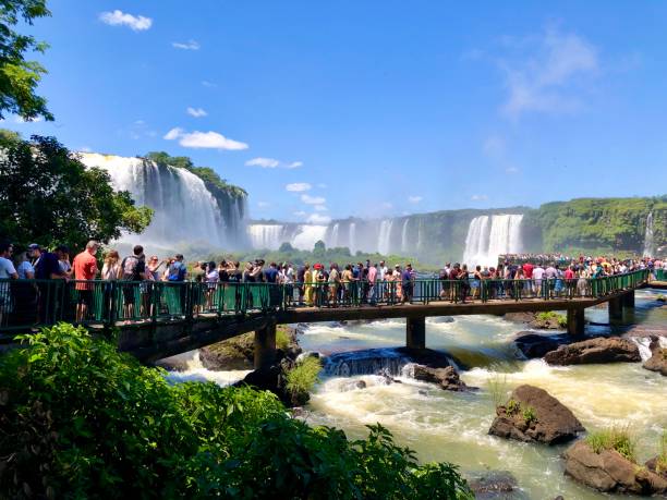 cachoeira do iguaçu, estado do paraná, brasil, uma das sete maravilhas da natureza - iguacu national park - fotografias e filmes do acervo