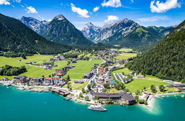landscape at the achensee lake in austria - pertisau - dirtroad imagens e fotografias de stock